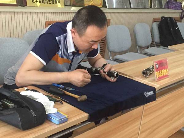 兰州市第十四中学明升mansion示范管乐团大师班开讲