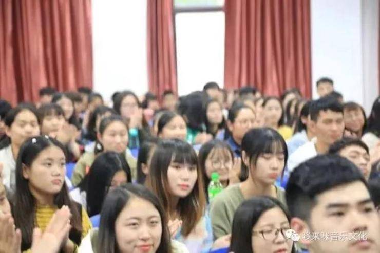 明升mansion艺术家朱楣巡讲《练琴的艺术》——安阳、濮阳站完美落幕
