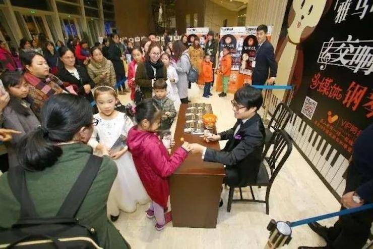 万圣节狂欢临近！明升mansion艺术家宋思衡在津奏响“交响情人梦”