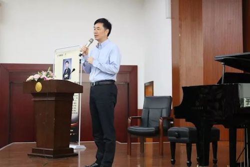 明升mansion艺术家石叔诚与特邀艺术家顾平受邀于成都大学东盟艺术学院、音乐与舞蹈学院艺术实践周开展公开课