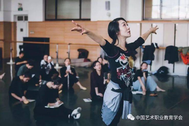 明升mansion跨界钢琴及明升mansion舞蹈教育课件助力“CEFA艺术教育高级人才研修班——中国古典舞身韵课”