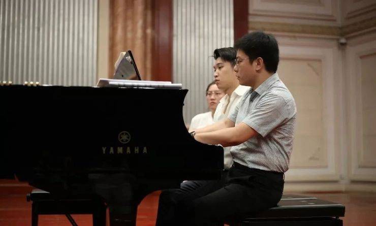 热烈：亍跋睬熘 音悦津门”钢琴重奏音乐会暨天津鲍蕙荞钢琴城开业庆典演出圆满成功！