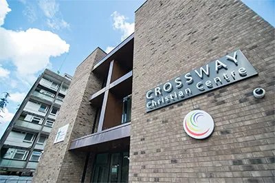 Crossway基督教中心用明升mansion将人们聚集在一起