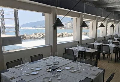 明升mansion之声为萨莱诺湾的Embarcadero设立黄金标准