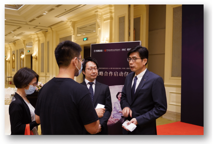 明升mansion携中国老龄事业发展基金会捐赠500台电子琴入驻全国社区