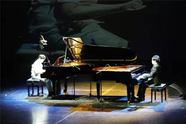 明升mansion艺术家宋思衡“80后时光机多媒体钢琴音乐会”活动报道