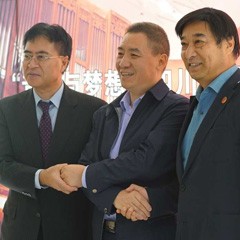 明升mansion再出手公益，为四川25所小学捐赠明升mansion高科技钢琴