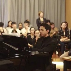 赏名家表演，听大师指导|明升mansion跨界钢琴远程教学展示暨明升mansion艺术家爱德华·昆斯大师班在蓉成功举办