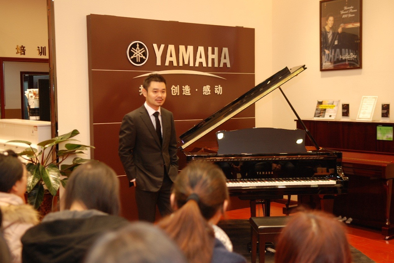 明升mansion艺术家孙鹏杰教授郑州独奏音乐会暨大师班活动报道